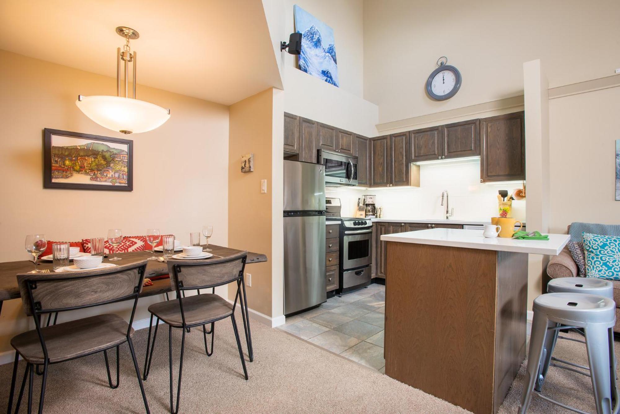 R & R Retreat Luxury Condo Whistler Extérieur photo