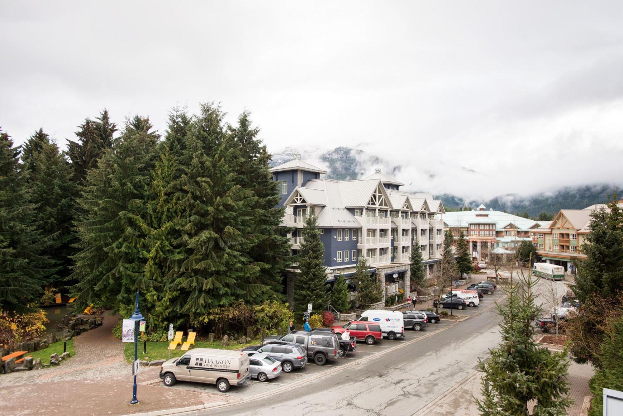 R & R Retreat Luxury Condo Whistler Extérieur photo